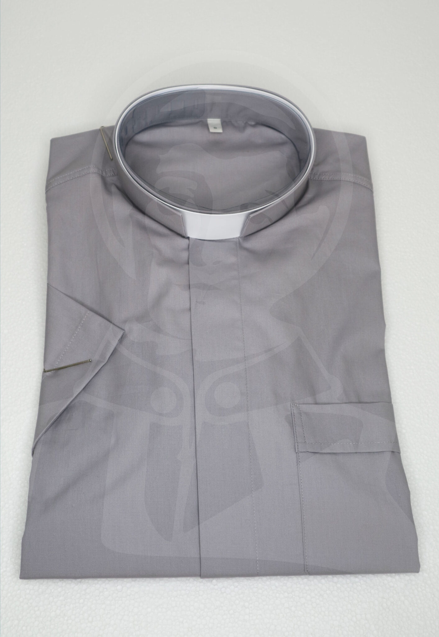 Camisa Manga Curta com Cabeção Romano - Cinza