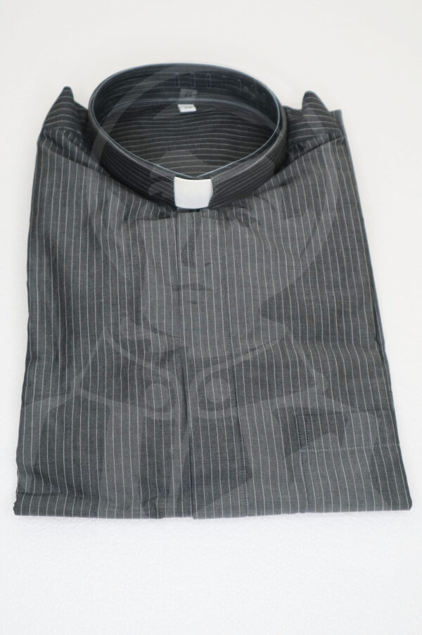 Camisa Riscada com Cabeção - Cinza