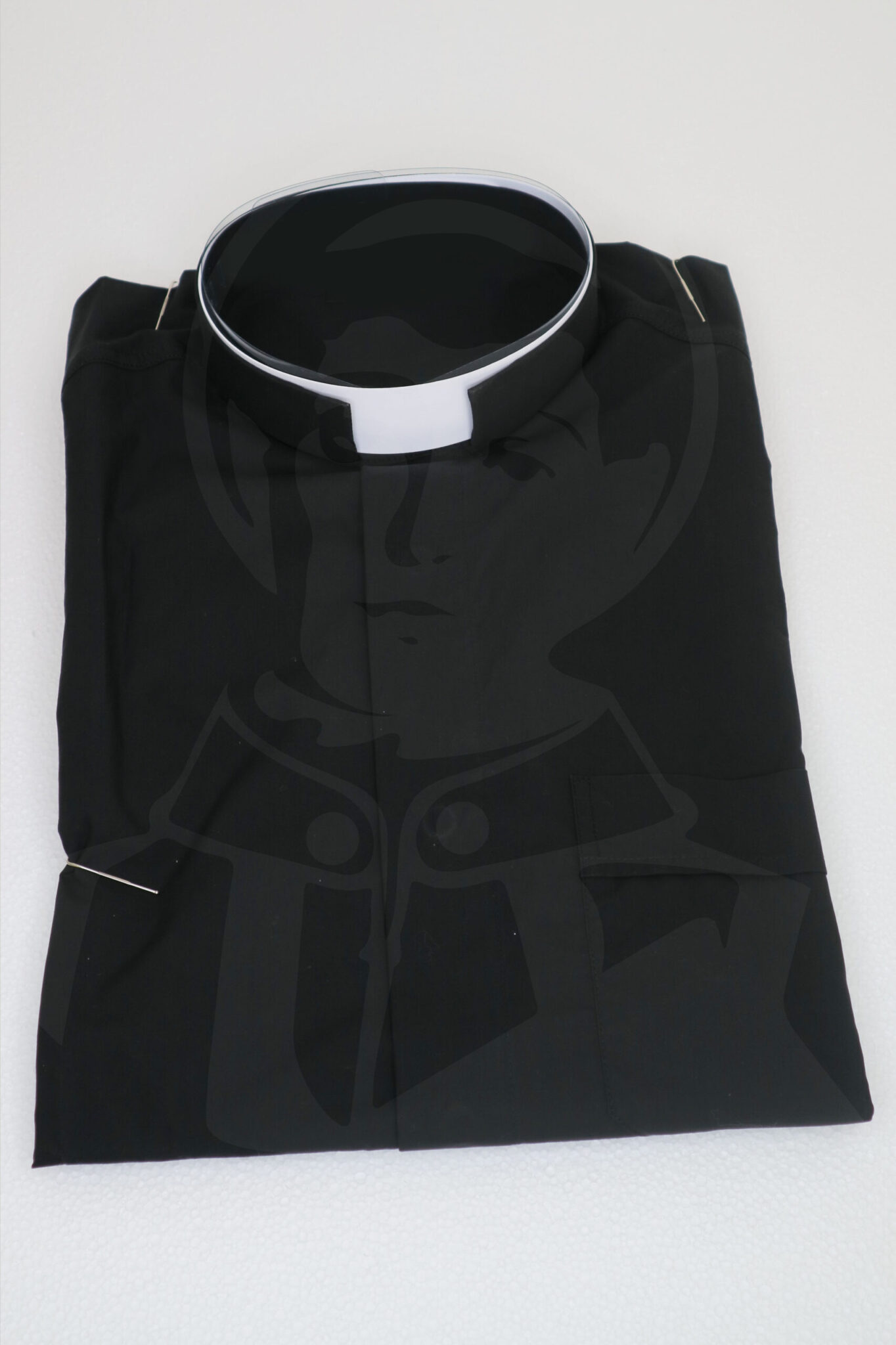 Camisa Lisa com Cabeção Romano - Preto