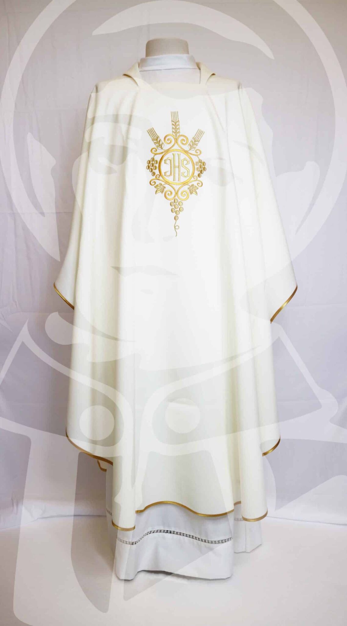 Casula Branca JHS com estola