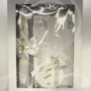 Kit de Batismo com Vela, Concha e Toalha - Branco