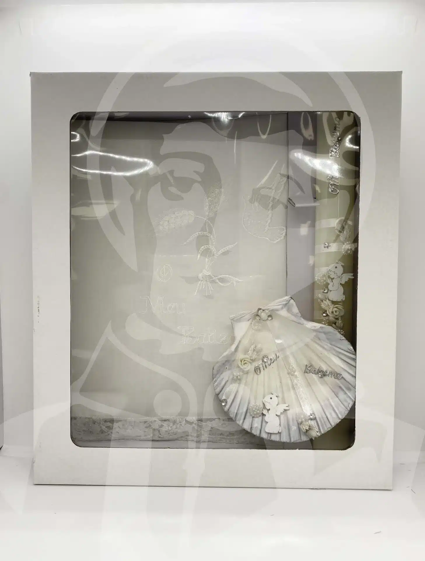Kit de Batismo com Vela, Concha e Toalha - Branco