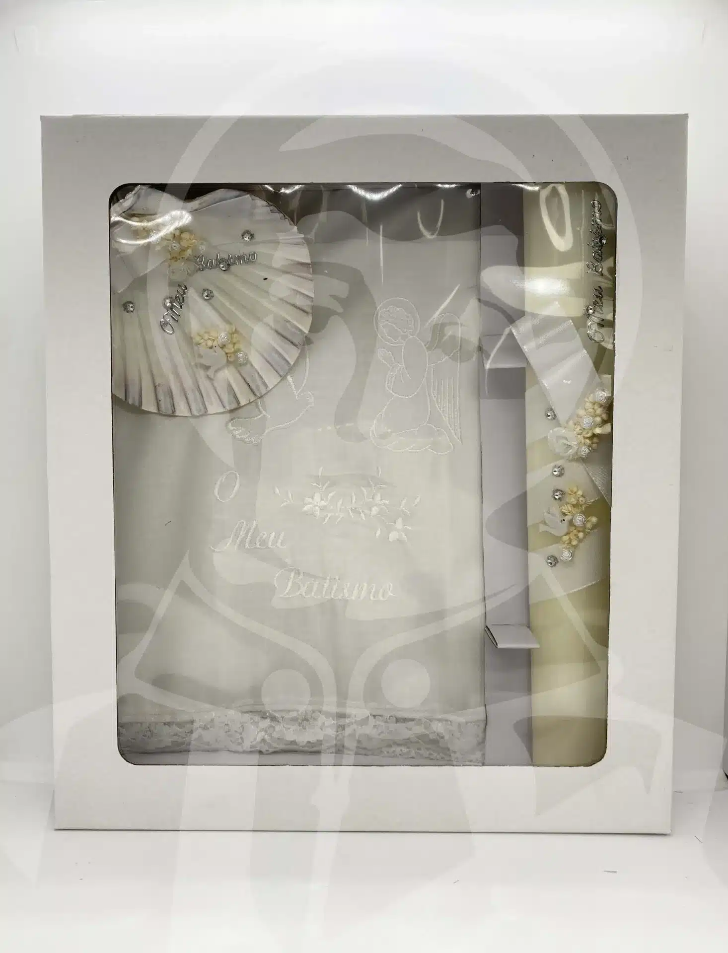 Kit de Batismo com Vela, Concha e Toalha - Branco