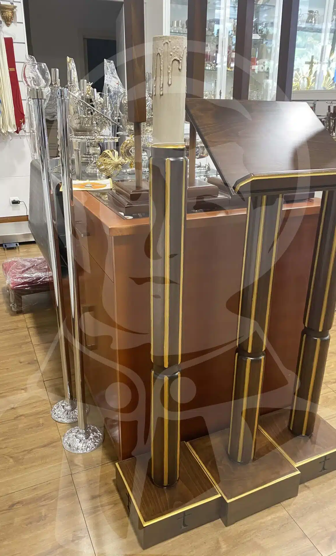 Tocheiro em Madeira com Imitação de Vela