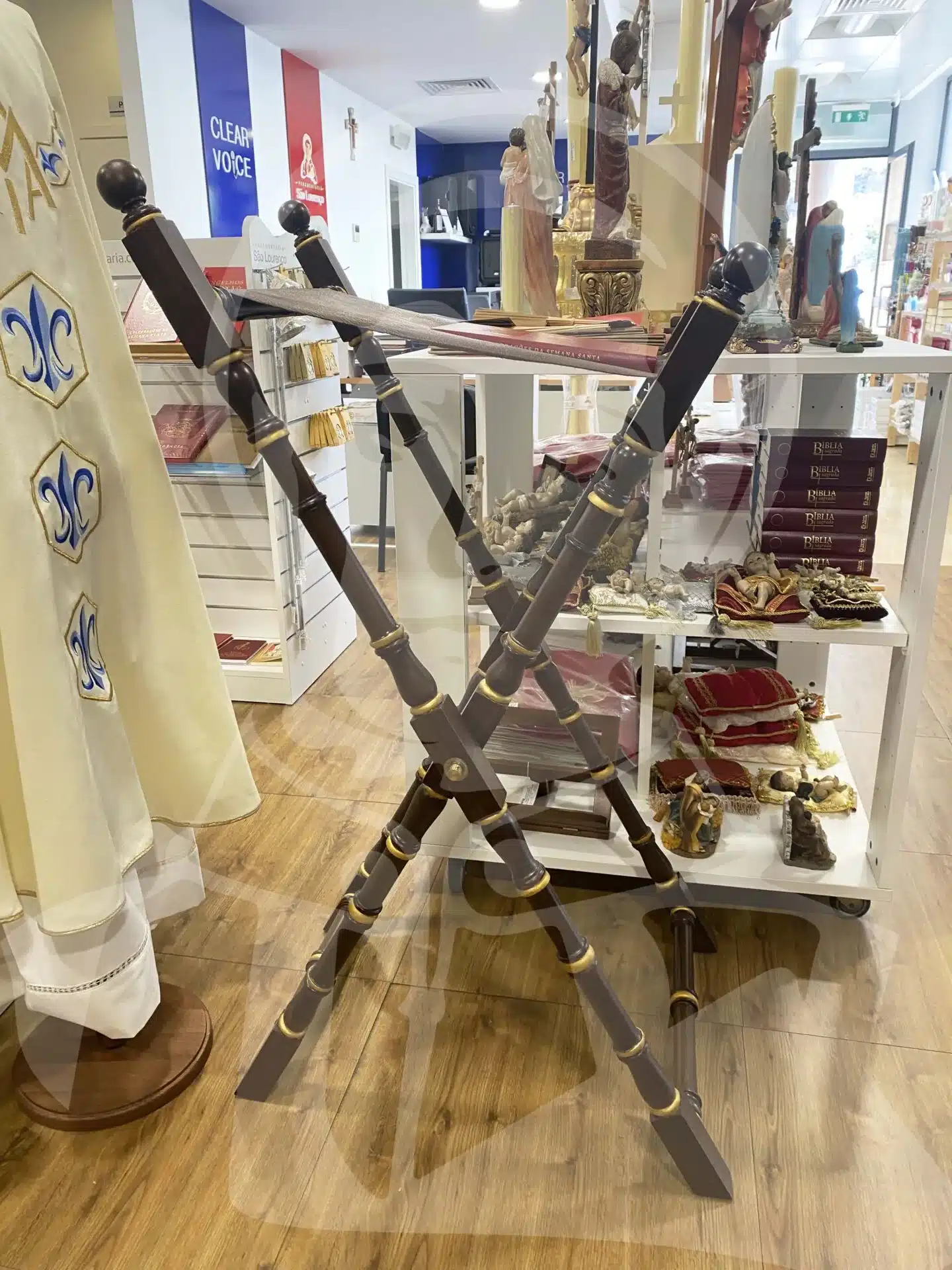 Estante/Ambão em Madeira Desdobrável