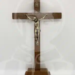 Cruz em Madeira com Base
